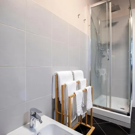 Apartman 203 *